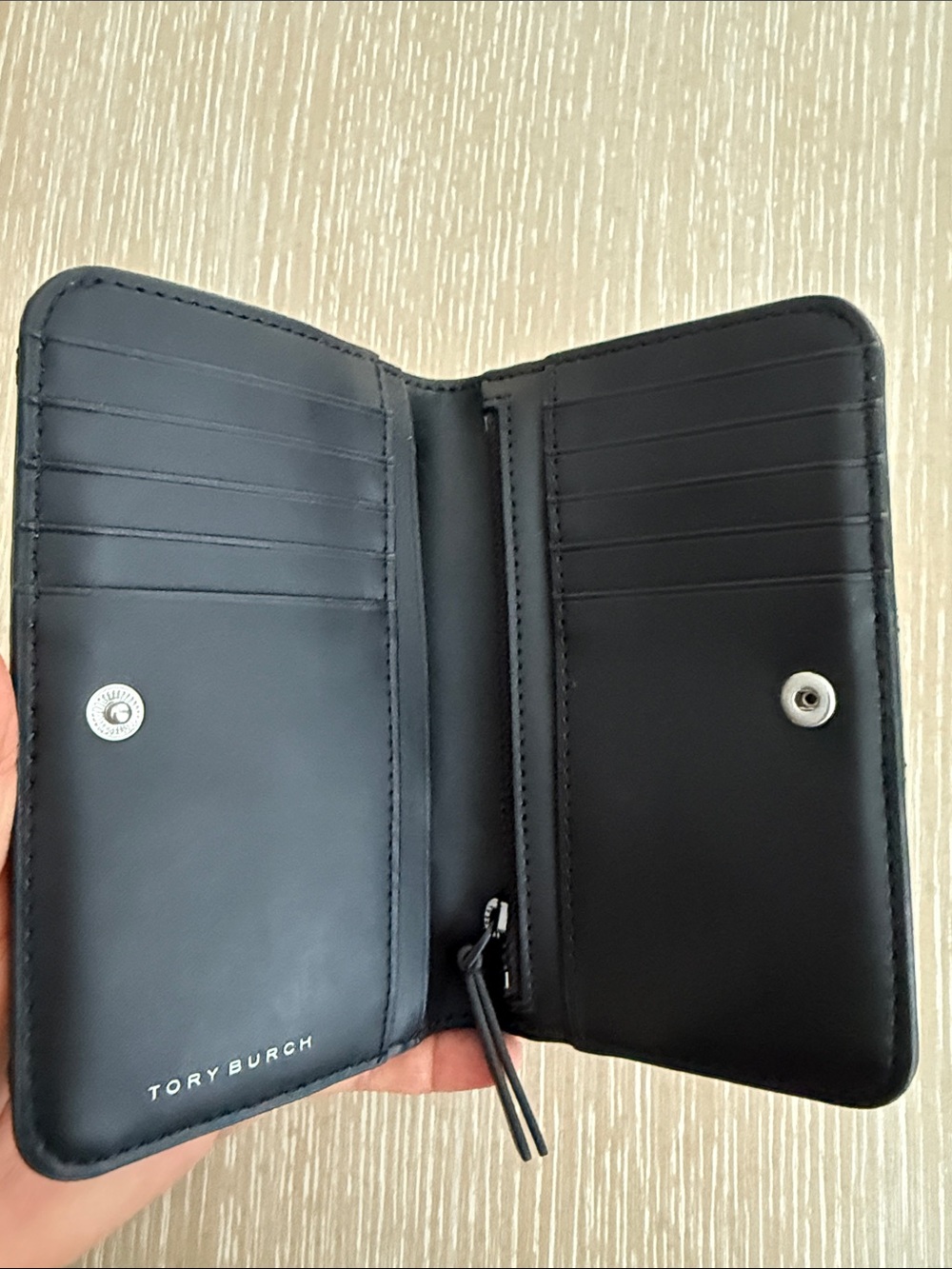 Tory Burch Willa Matte Black Quilted Zip-Around Wallet with Logo Bifold Wallet - Picture 7 of 10